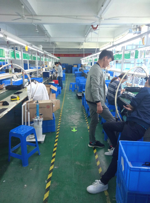 流水線上的光影 深圳電子廠里的十二時辰